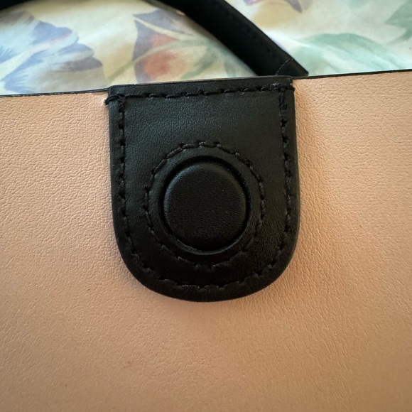 Brand New Kate Spade clutch with chain strap - Picture 5 of 7